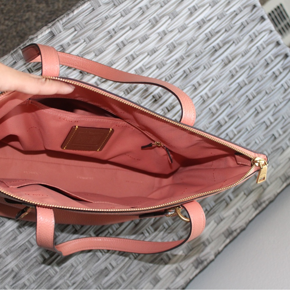 Salmon pink coach purse - Picture 3 of 4